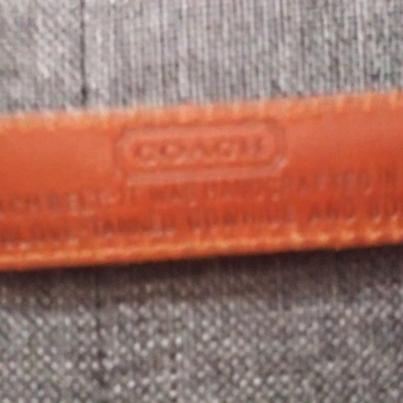 Rare vintage Coach Elegant Brown Leather Belt with Gold Buckle - Picture 3 of 7